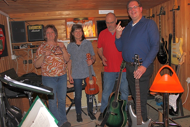 Liane - Anne - Herbert - Thorsten Liane - Anne - Herbert - Thorsten